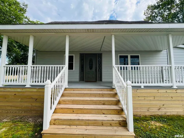 $425,000 | 17064 Old Frankfort Road, Johnston City, IL 62951