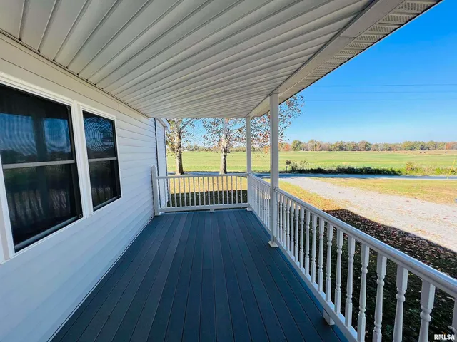 $425,000 | 17064 Old Frankfort Road, Johnston City, IL 62951