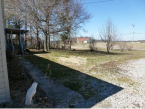 70 South Water Fork Road Greeneville, TN 37743 - Photo 8 of 18 Large Front Yard