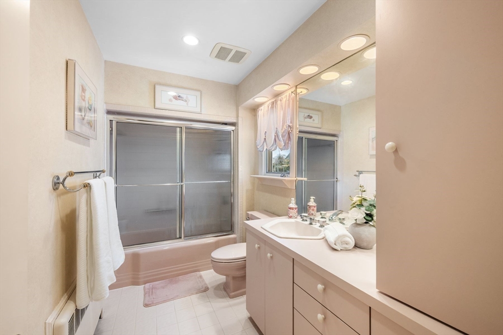 21 Phillips Avenue Swampscott, MA 01907 - Photo 25 of 38