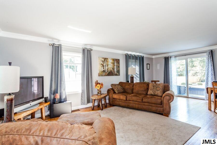 852 Springcrest Boulevard Jackson, MI 49203 - Photo 4 of 36 Photo 4