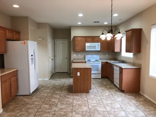 $2,595 | 11713 West Lincoln Street, Avondale, AZ 85323