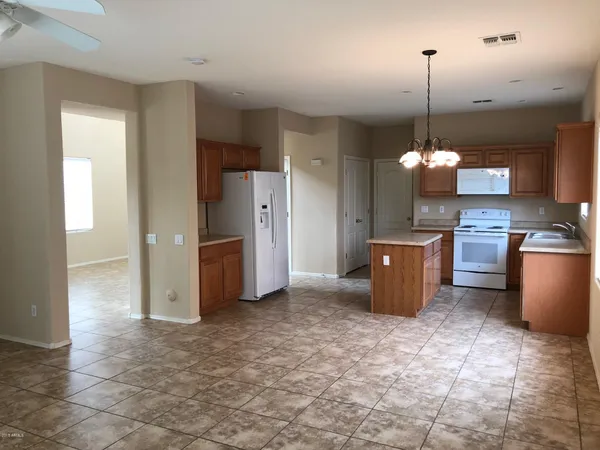 $2,595 | 11713 West Lincoln Street, Avondale, AZ 85323