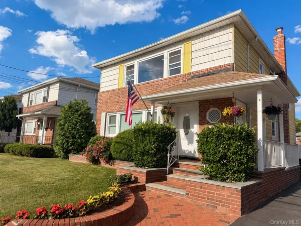 $3,900 | 35 Gibson Boulevard, Unit 2, Valley Stream, NY 11581