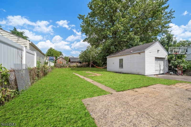 73 Raritan Avenue Paterson, NJ 07503 - Photo 4 of 18