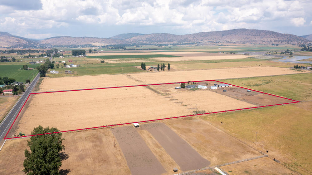 8757 Reeder Road Klamath Falls, OR 97603 - Photo 24 of 34 a view of an outdoor space and mountain view