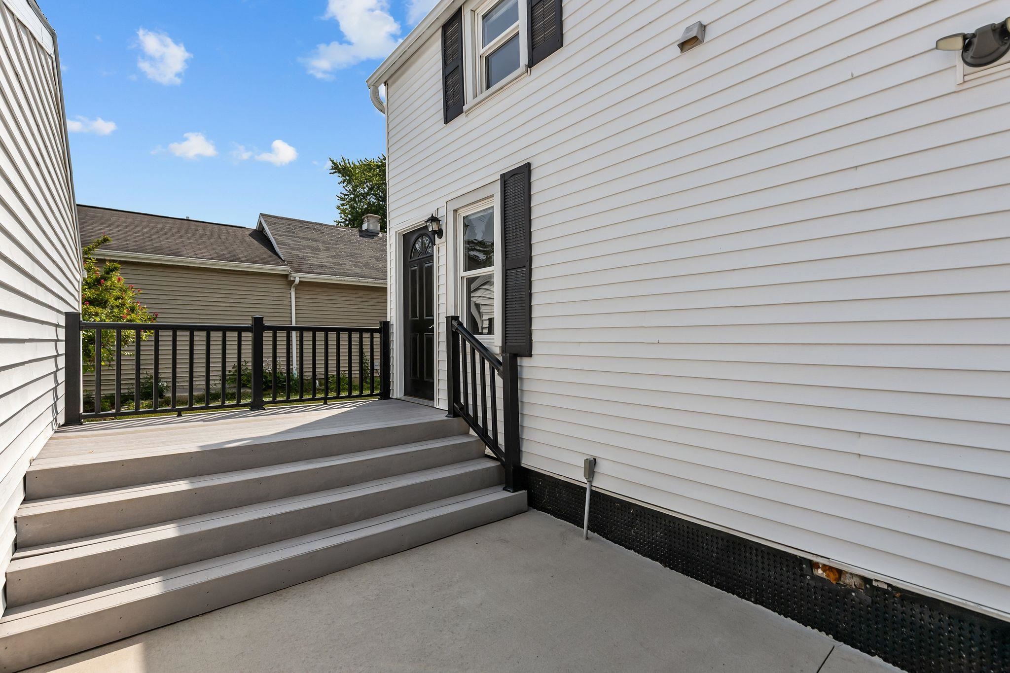 402 East Harding Drive Appleton, WI 54915 - Photo 5 of 37 Gallery Image 5