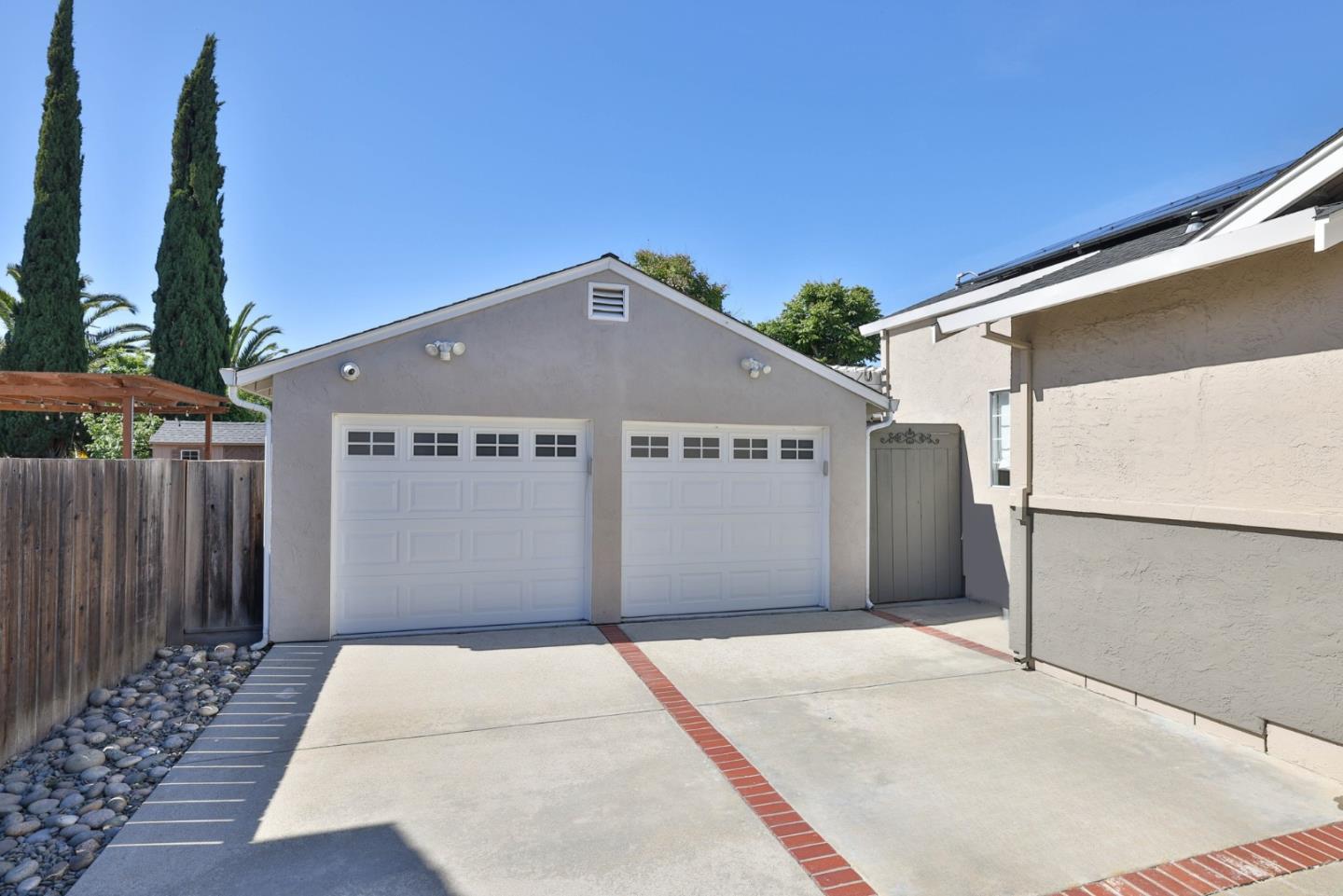 4088 Moreland Way San Jose, CA 95130 - Photo 3 of 48