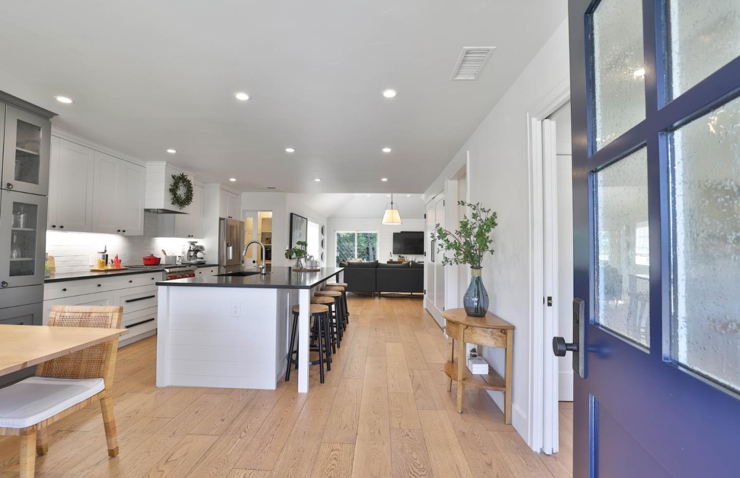 4088 Moreland Way San Jose, CA 95130 - Photo 4 of 48