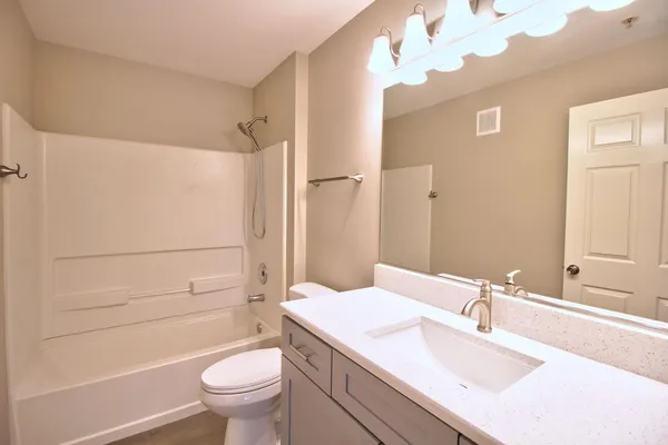 $1,875 | 226 Bertram Drive, Unit A, Yorkville, IL 60560