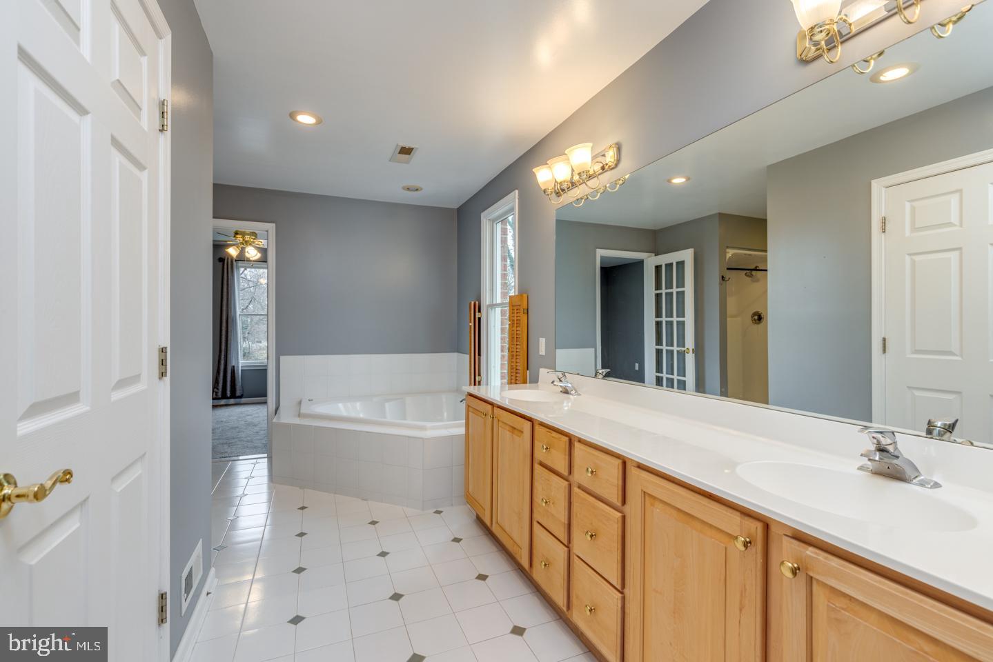 6101 Church Road Mount Laurel, NJ 08054 - Photo 22 of 45 Master Bath