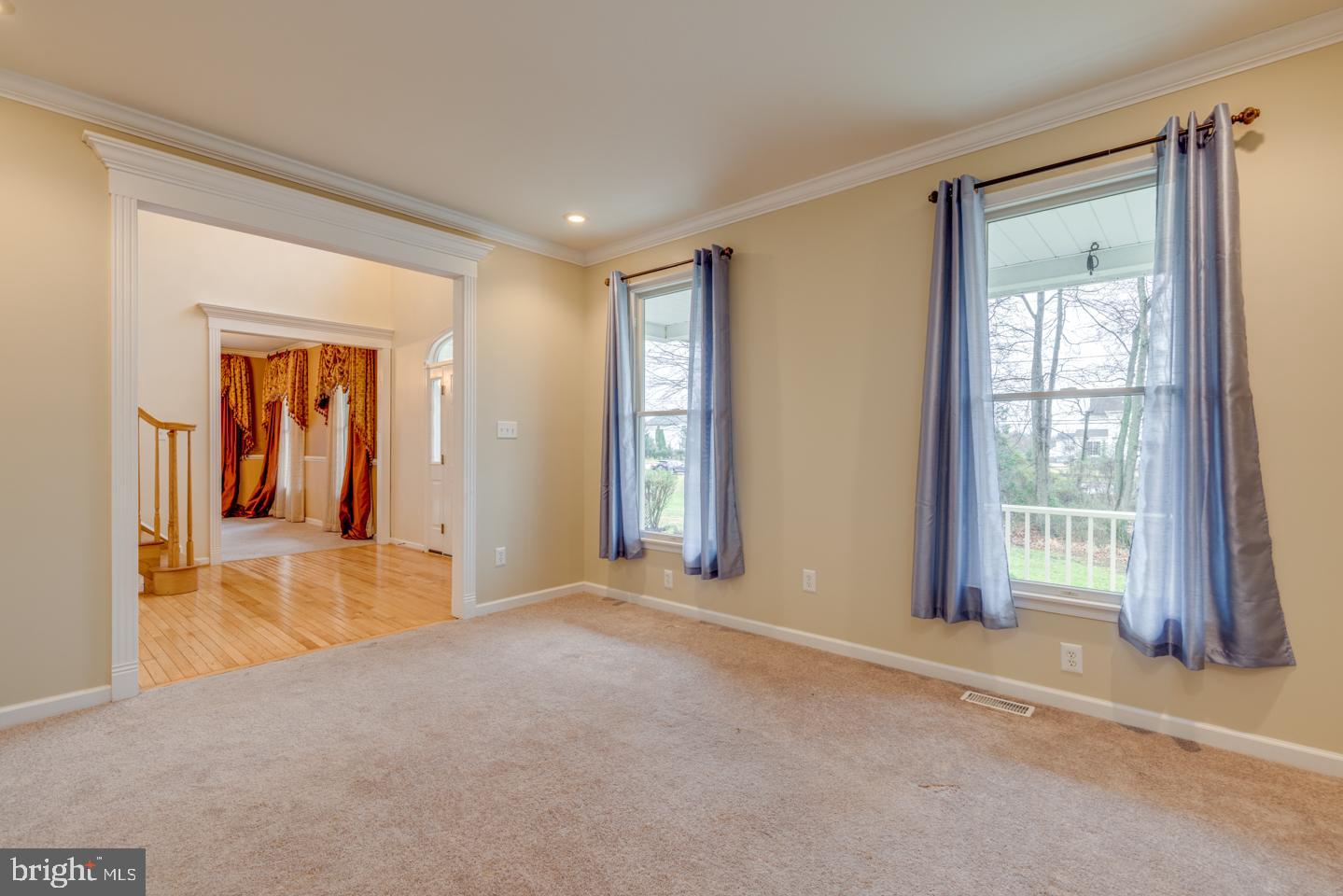 6101 Church Road Mount Laurel, NJ 08054 - Photo 5 of 45 Living Room