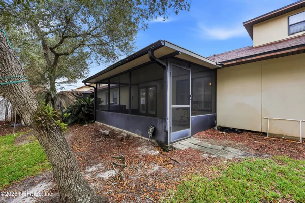 $249,999 | 305 Redwood Lane, St. Johns, FL 32259