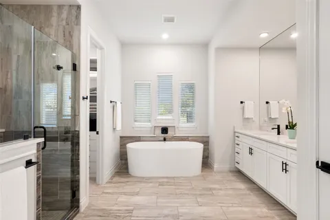 $1,195,000 | 412 Oak Park Drive, Spicewood, TX 78669