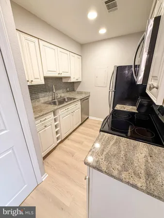 $2,100 | 10703 Hampton Mill Terrace, Unit 110, Rockville, MD 20852