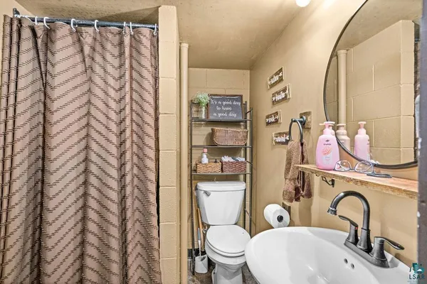 $239,900 | 333 North 59th Avenue West, Duluth, MN 55807