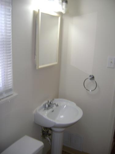 733-735 Shadycrest Road Pittsburgh, PA 15216 - Photo 17 of 18 735 Bath prior to tenants moving in