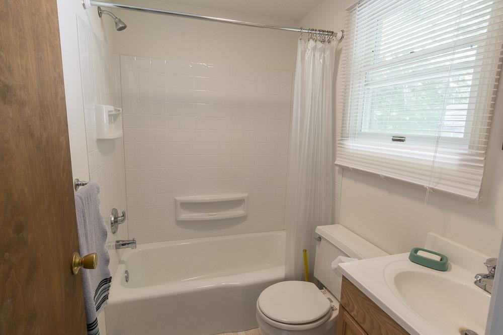 5638 South Lime Lake Road Cedar, MI 49621 - Photo 6 of 19 1788129-5.JPG