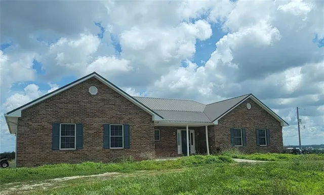 $345,000 | 9569 N Highway, Blairstown, MO 64726