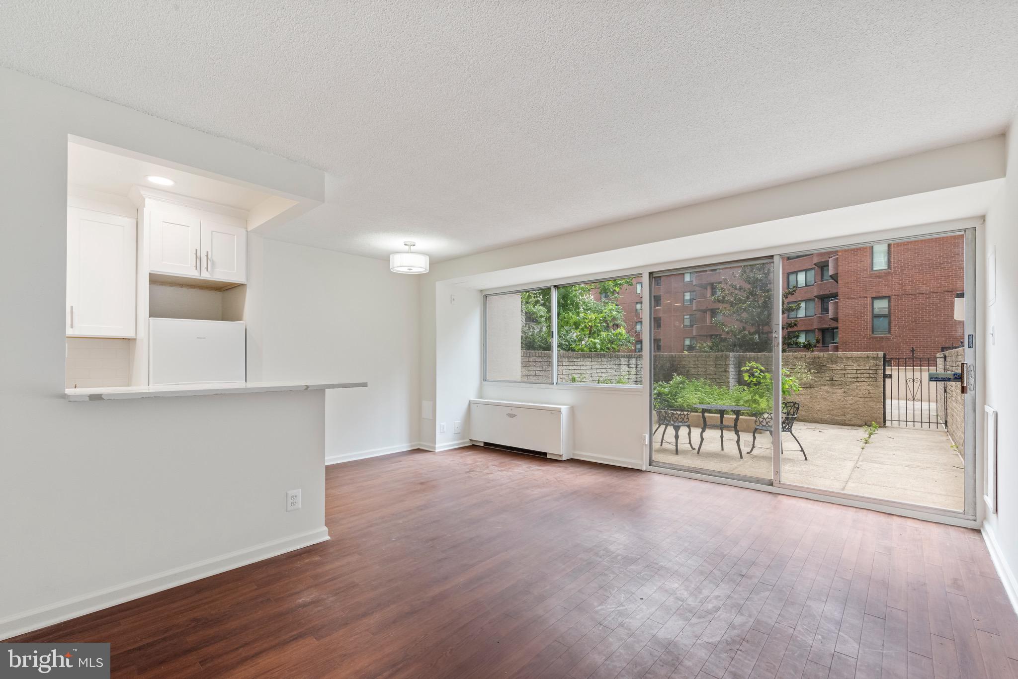 Spacious main living area w/ large terrace.