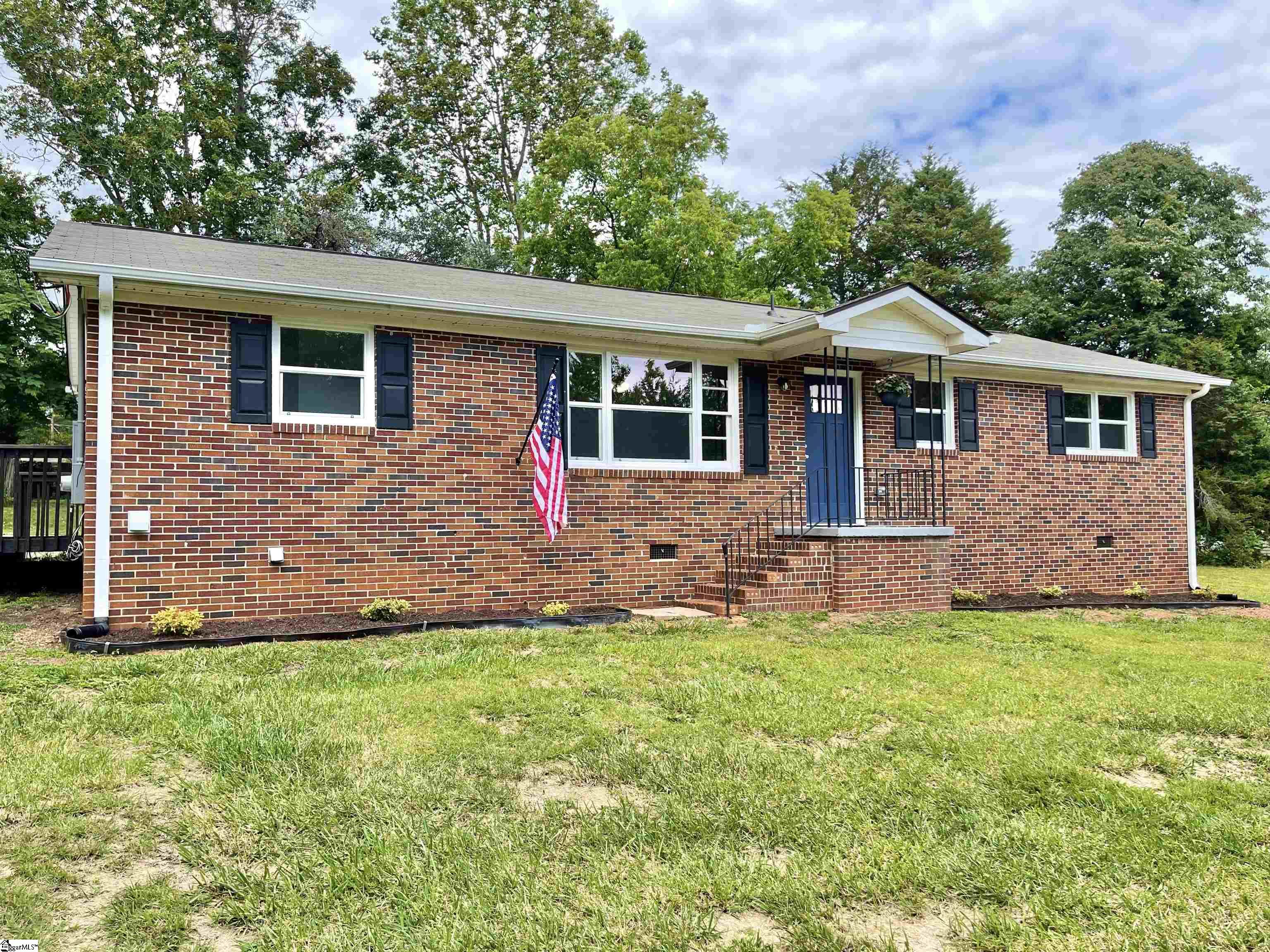 9 McGill Road Taylors, SC 29687 - Photo 1 of 23