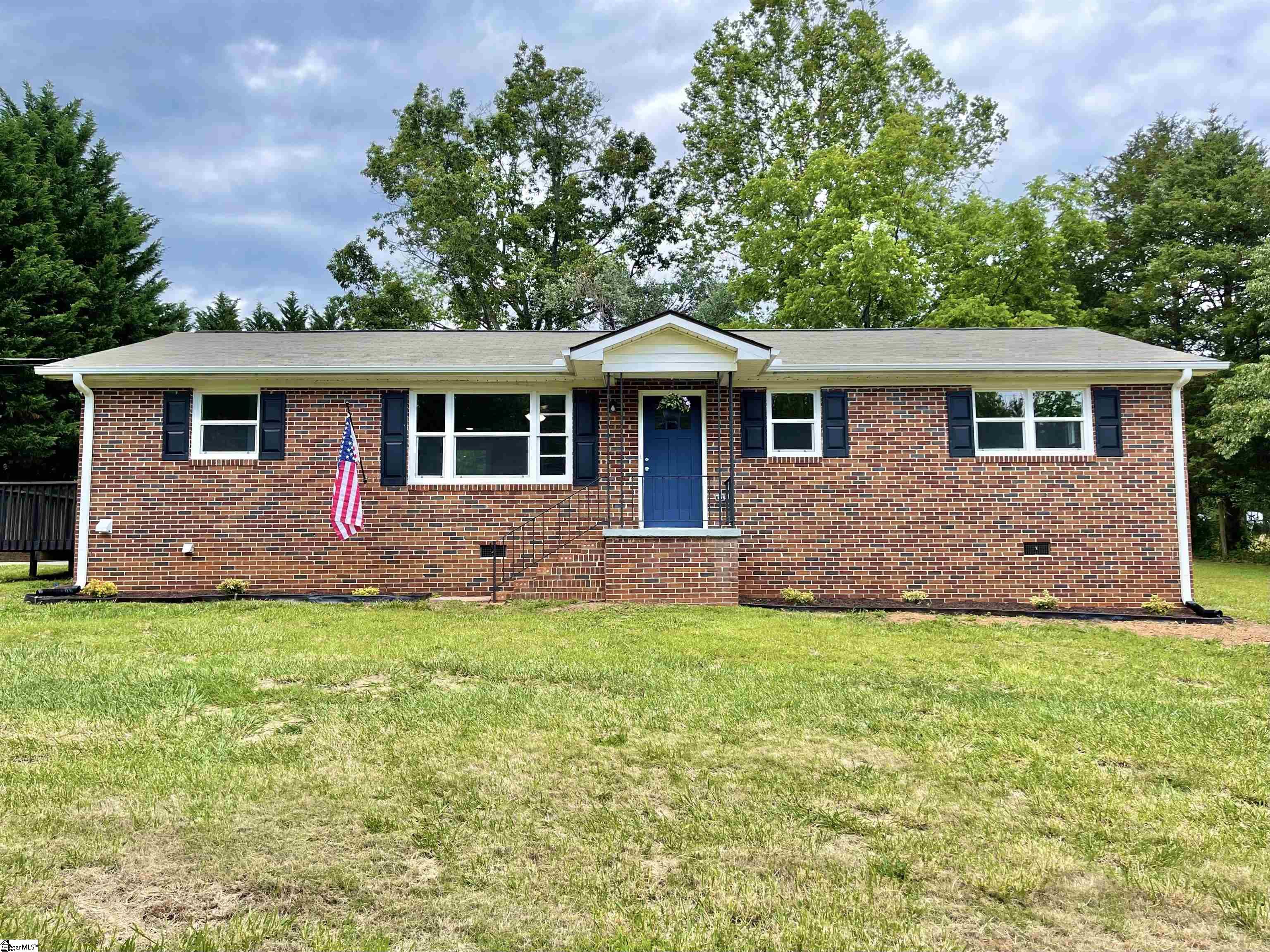 9 McGill Road Taylors, SC 29687 - Photo 3 of 23