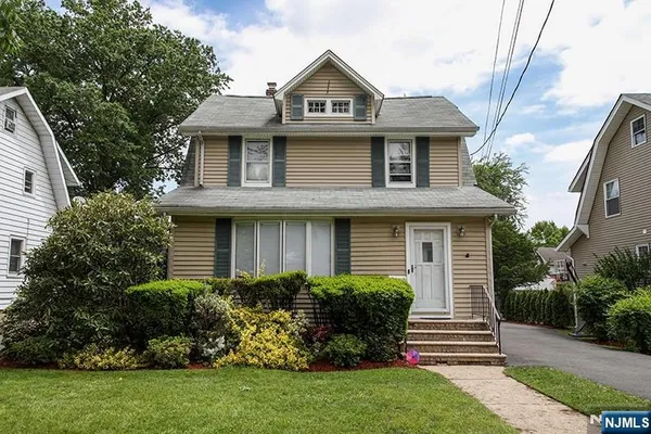 $4,100 | 1253 Beaumont Avenue, Teaneck, NJ 07666