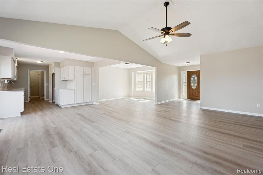 12465 Hyne Road Brighton, MI 48114 - Photo 8 of 45