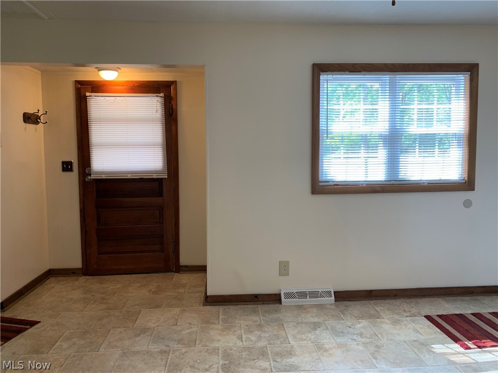 5266 Pierce Road Northwest Warren, OH 44481 - Photo 7 of 16 Gallery Image 7