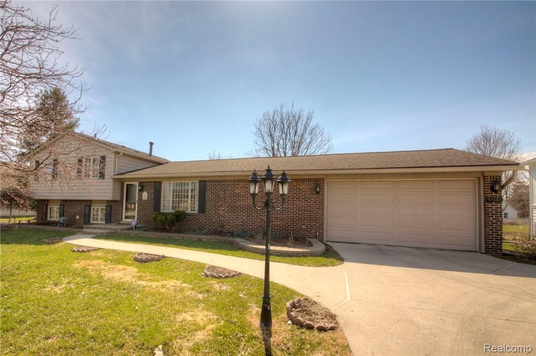 44101 Warren Road Canton, MI 48187 - Photo 2 of 34 2 Frt.jpg