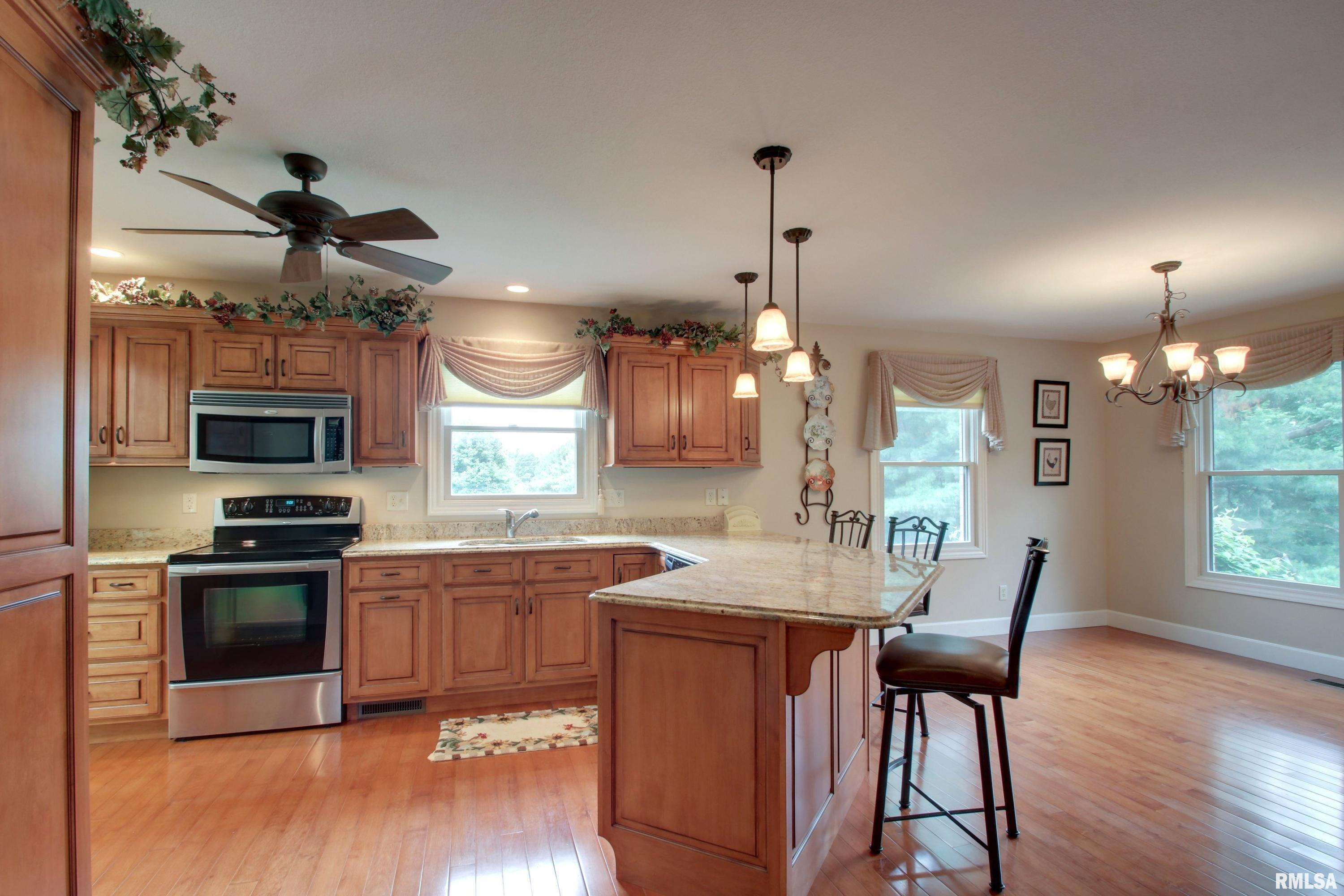 3982 Abbey Ridge Court Quincy, IL 62305 - Photo 2 of 25
