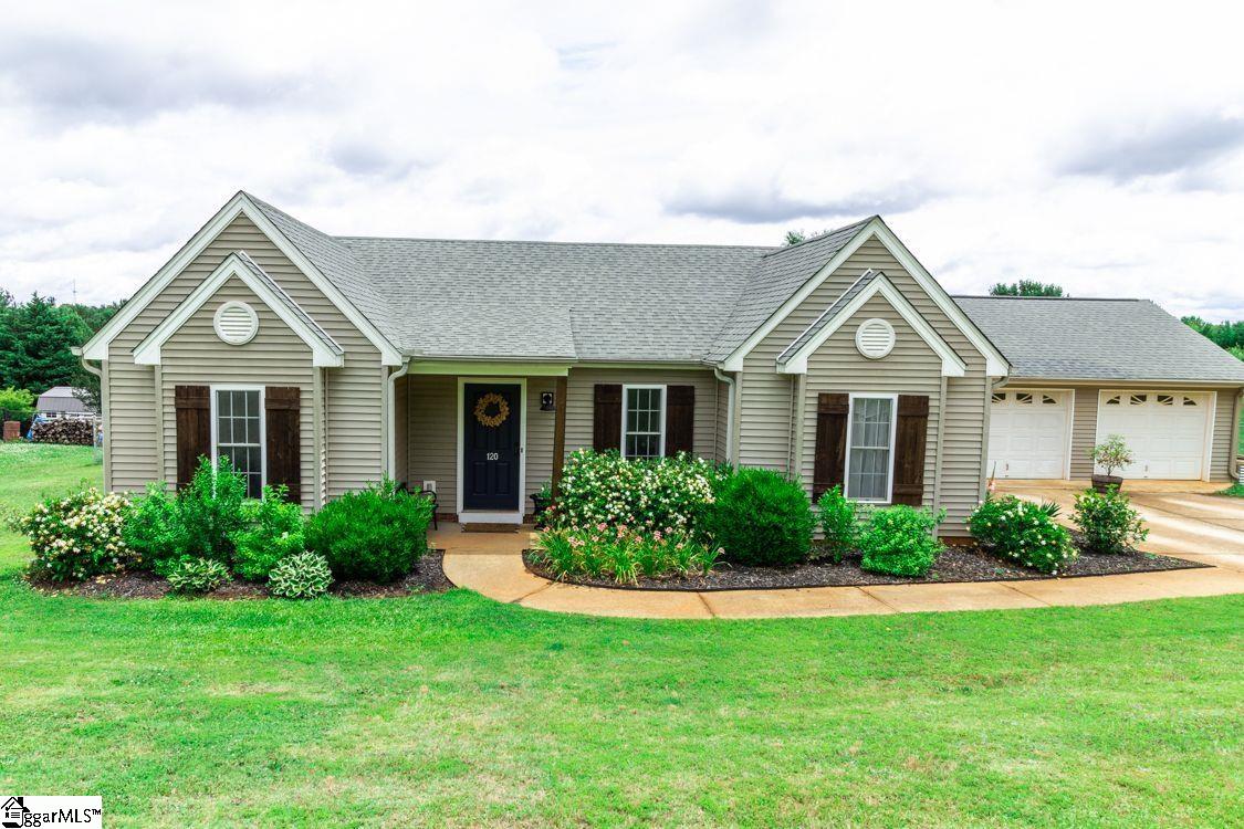 120 Ballentine Road Easley, SC 29642 - Photo 3 of 36