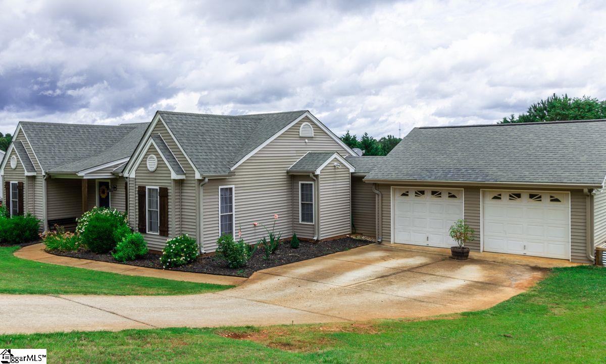 120 Ballentine Road Easley, SC 29642 - Photo 7 of 36