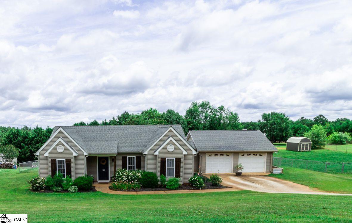 120 Ballentine Road Easley, SC 29642 - Photo 8 of 36