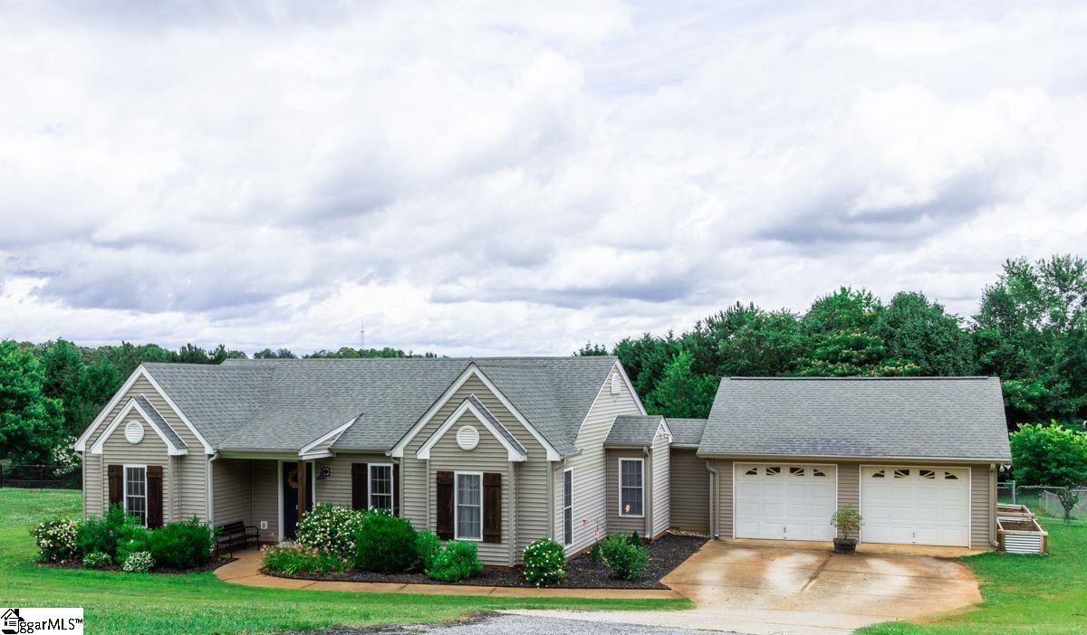 120 Ballentine Road Easley, SC 29642 - Photo 10 of 36
