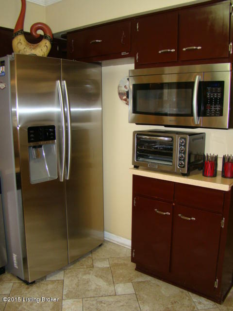 4411 Lambert Road Louisville, KY 40219 - Photo 13 of 54 DSC06238.JPG