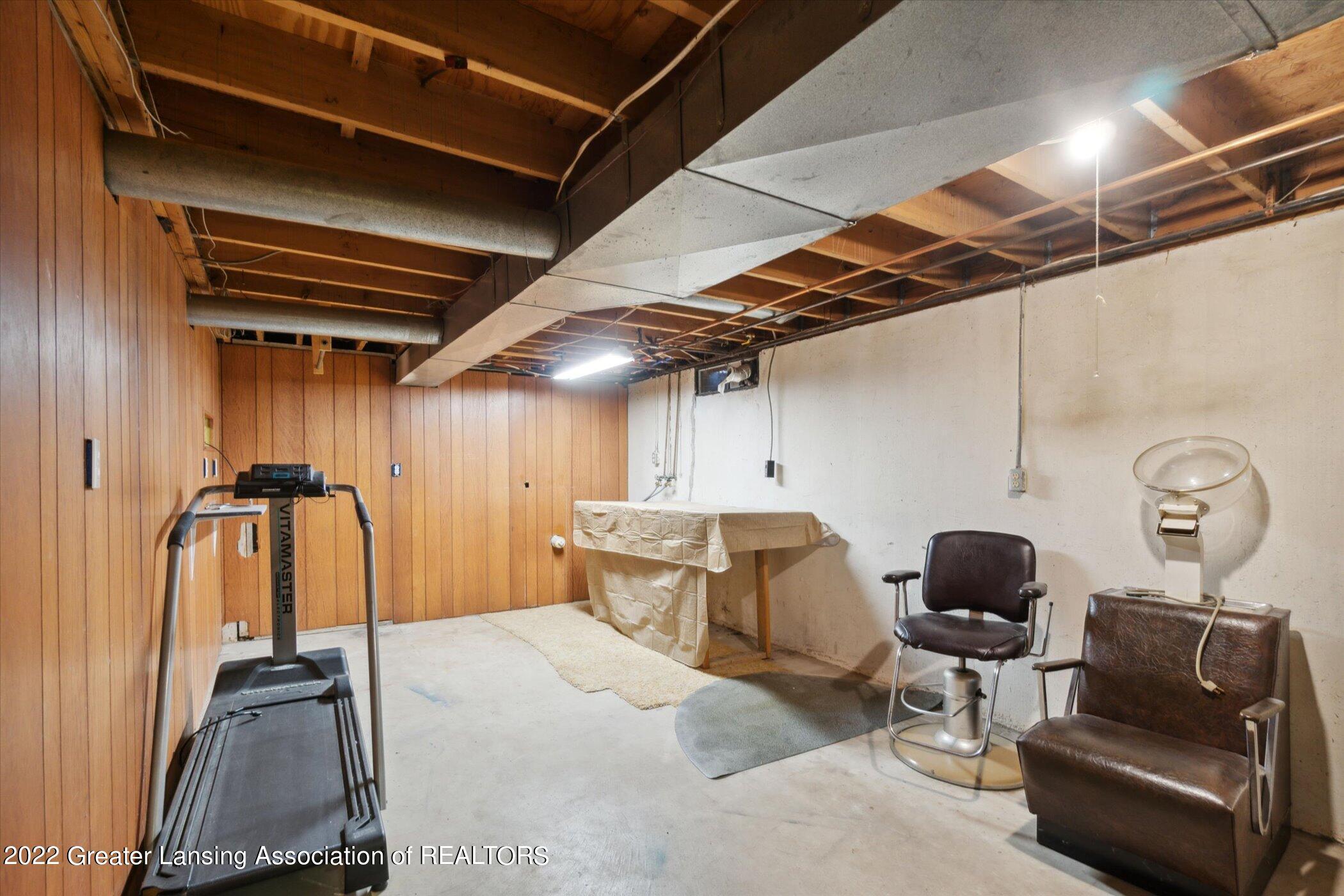 6314 Hilliard Road Lansing, MI 48911 - Photo 26 of 40 27-6314-Hilliard-Rd-Lansing-MI-48911-Win
