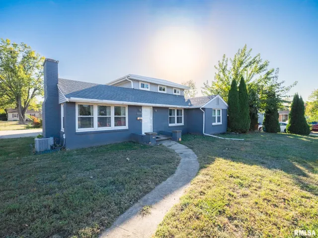 $184,900 | 1844 Court Street, Pekin, IL 61554