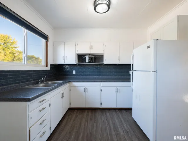 $184,900 | 1844 Court Street, Pekin, IL 61554