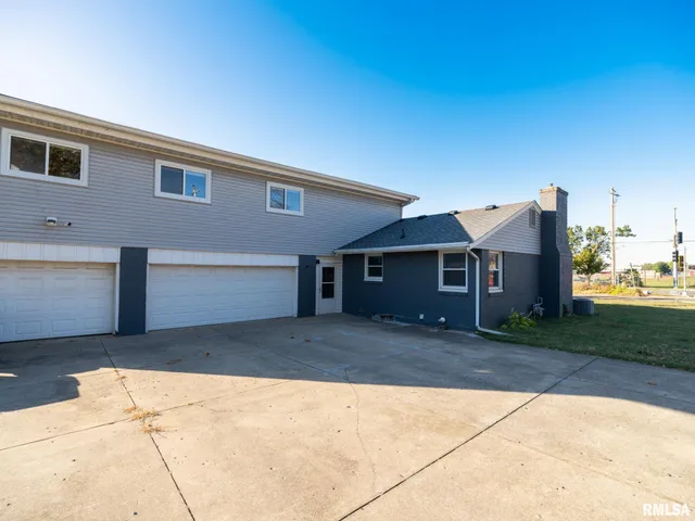 $184,900 | 1844 Court Street, Pekin, IL 61554