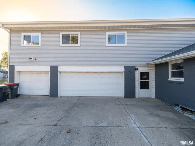 $184,900 | 1844 Court Street, Pekin, IL 61554