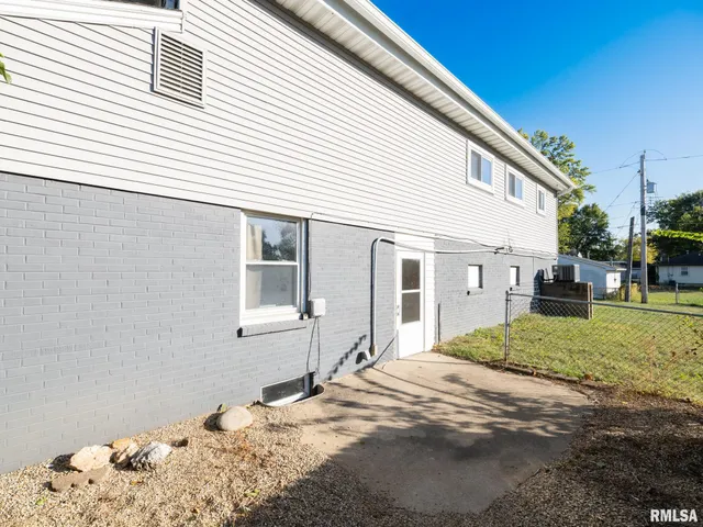 $184,900 | 1844 Court Street, Pekin, IL 61554