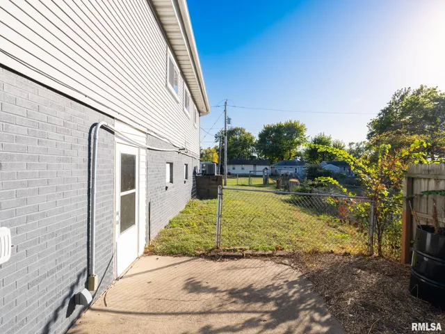 $184,900 | 1844 Court Street, Pekin, IL 61554