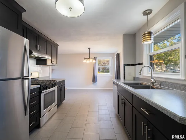 $184,900 | 1844 Court Street, Pekin, IL 61554