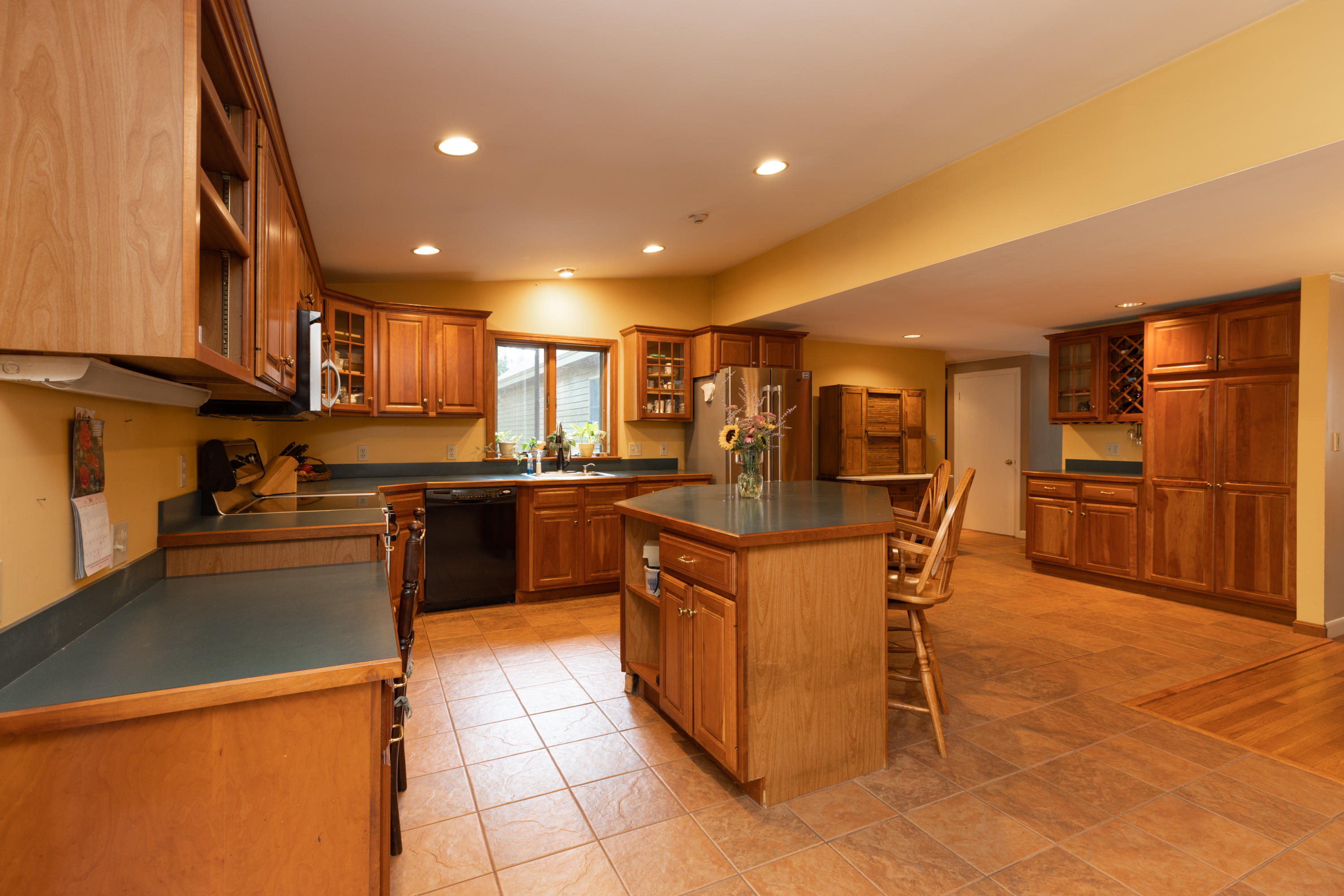 15 Oak Bluff Road Kennebunk, ME 04043 - Photo 9 of 37 508a5712