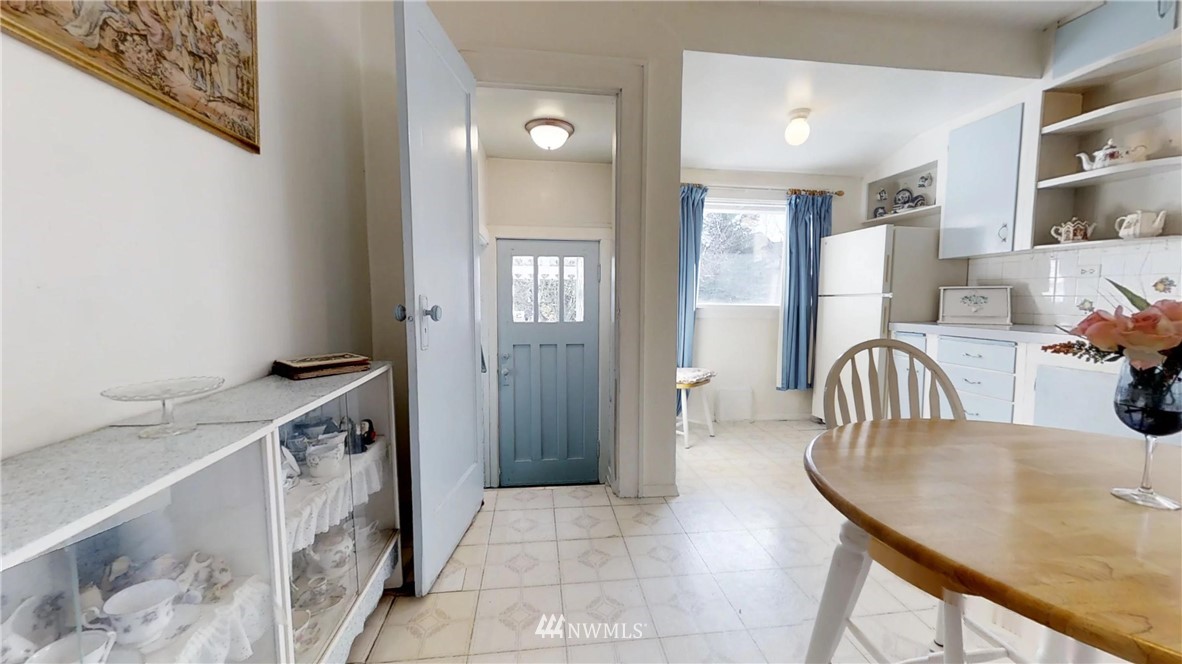 314 South Tobin Street Renton, WA 98057 - Photo 6 of 20