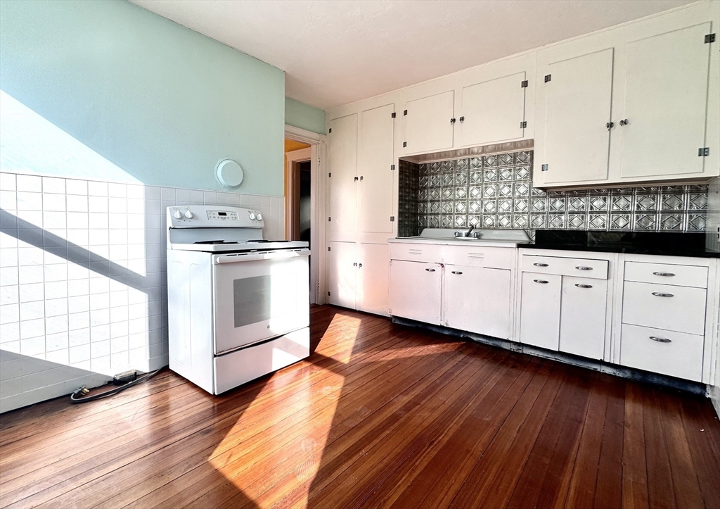 162 Circuit Road Winthrop, MA 02152 - Photo 12 of 42 Gallery Image 12
