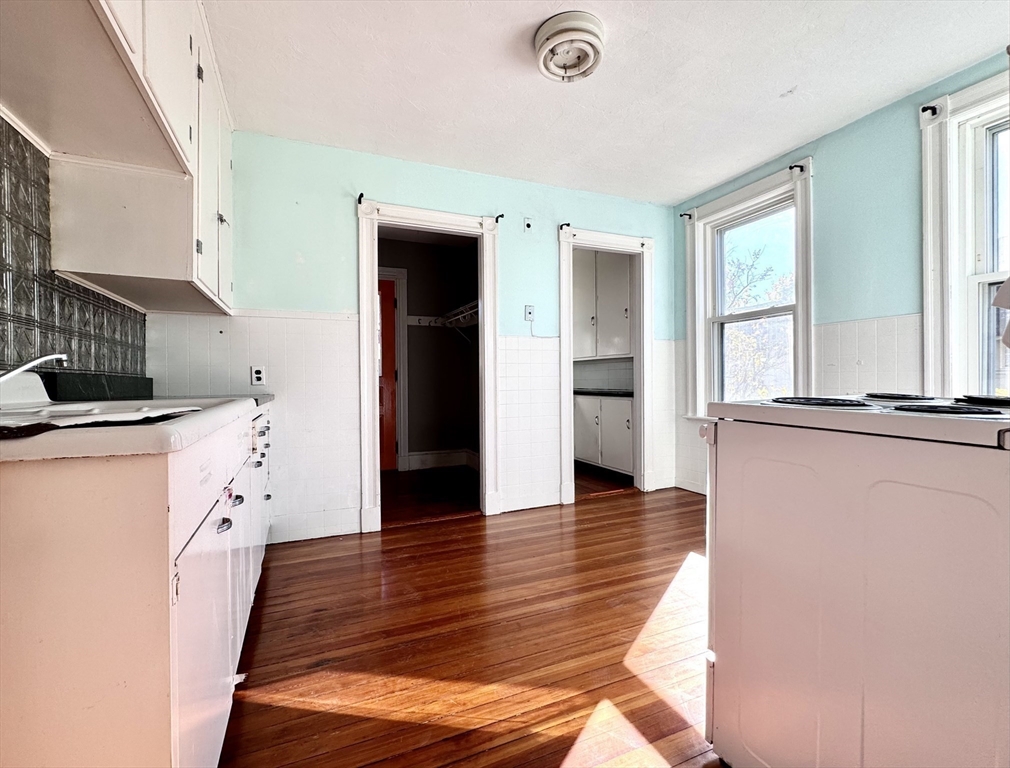 162 Circuit Road Winthrop, MA 02152 - Photo 10 of 42 Gallery Image 10