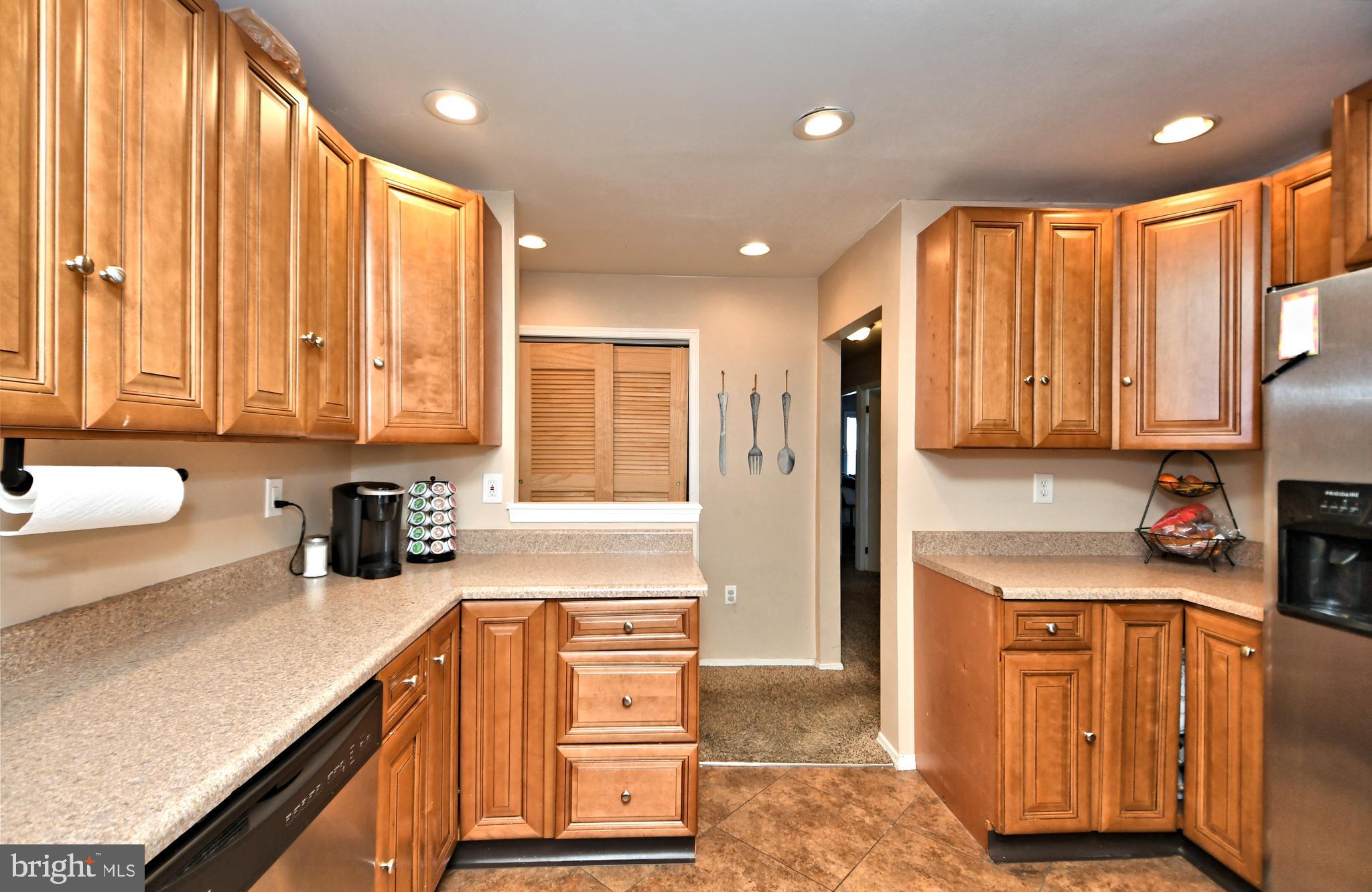 257 Wyandotte Road Fairless Hills, PA 19030 - Photo 11 of 34