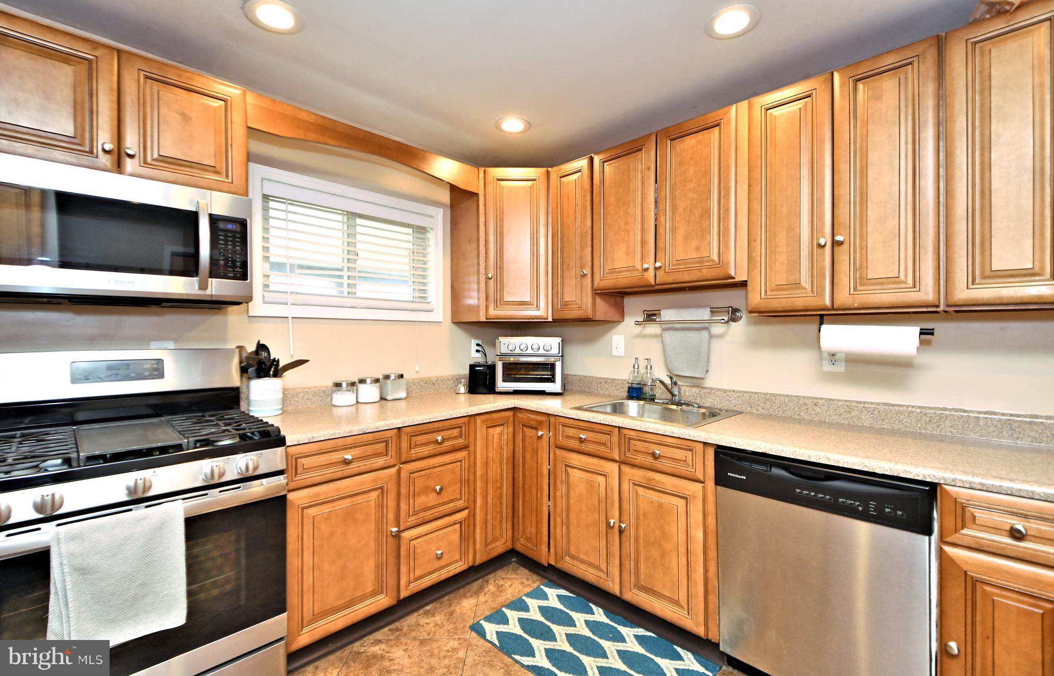 257 Wyandotte Road Fairless Hills, PA 19030 - Photo 9 of 34